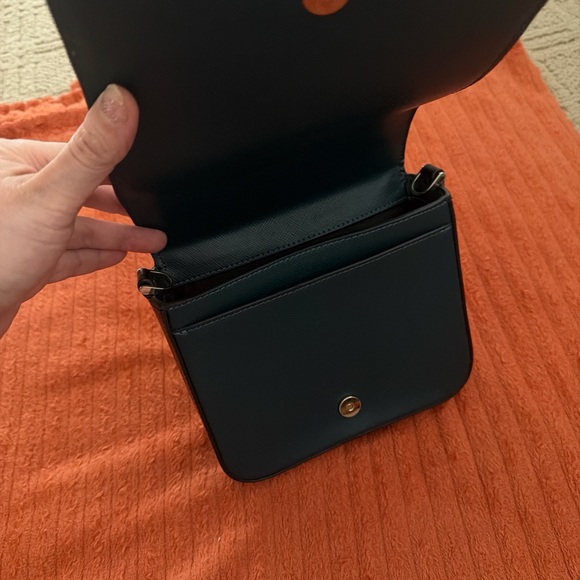 kate spade Black and Cream Mini Bag. - Picture 7 of 13